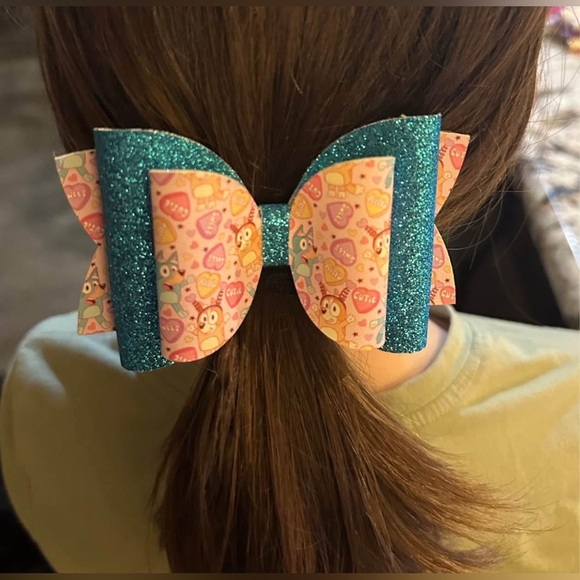 Valentine’s Bluey Hair Bow Hearts Love Dog Bingo - Picture 2 of 2